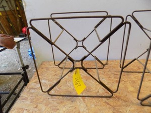 lot 467 image: 2 Metal Racks