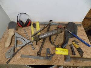 lot 474 image: Lot of Misc shop & hand tools