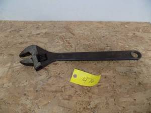 lot 476 image: 24 Crescent Wrench