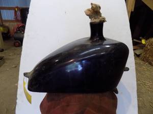 lot 439 image: Motorcycle gas tank