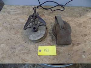 lot 446 image: 2 - Vintage Pullies
