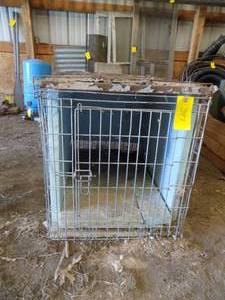 lot 397 image: Metal Dog Box