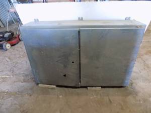 lot 420 image: 2 door Electrical Box