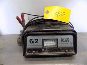 lot 422 image: Schumacher 62 Battery charger