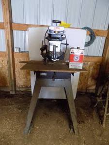 lot 429 image: Radial Saw 10 with stand, Thompson water seal