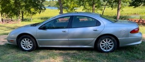 lot 303 image: 2002 Chrysler Concorde LX
