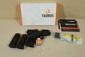 lot 3 image: NEW Taurus G3C .40 S&ampW Semi Auto Pistol - 3 Magazines