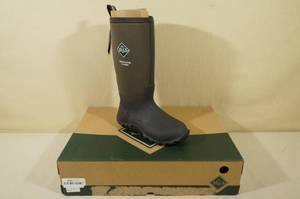 lot 48 image: Muck Edgewater Classic Rubber Boots - Mens 5Womens 6
