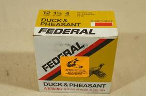 lot 131 image: 25 Federal Duck & Pheasant 12 Ga 2-34 4 Shot Shotshells
