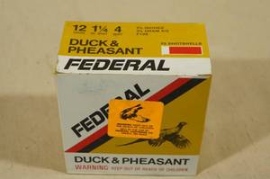 lot 132 image: 25 Federal Duck & Pheasant 12 Ga 2-34 4 Shot Shotshells