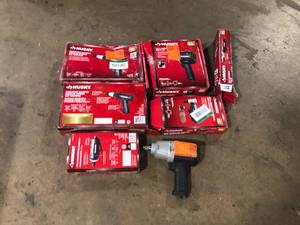 lot 30 image: Lot of Assorted Hand Tools Customer Returns See Pictures
