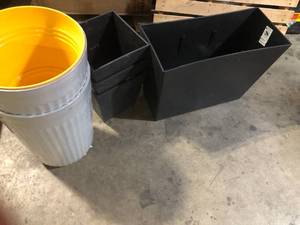 lot 48 image: Lot of Assorted Outdoor Garden Items  Customer Returns See Pictures