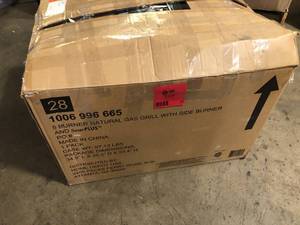 lot 50 image: Dyna-Glo 5-Burner Natural Gas Grill in Matte Black with TriVantage Multi-Functional Cooking System  Customer Returns See Pictures