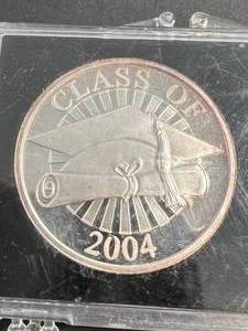 1 TROY OZ .999 FINE SILVER CLASS OF 2004 ROUND