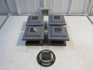lot 36 image: Mixed Lot of Solar Post Lights