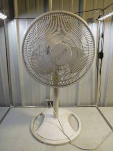lot 37 image: 16 Galaxy Oscillating Fan