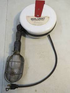 lot 43 image: 30 Retractable Reel Light