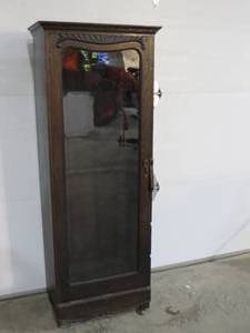 lot 51 image: Antique Gun Storage Case
