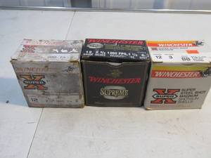 lot 57 image: Mixed Lot of 2 34 and 3 12 Gauge Shotgun Shells