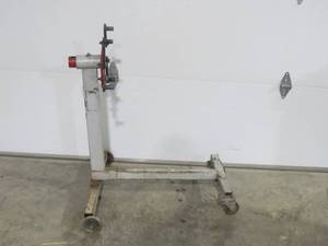 lot 81 image: Engine Stand