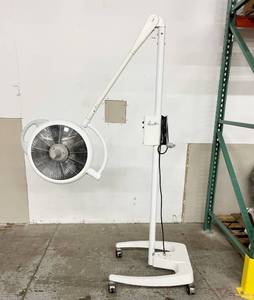 lot 4 image: MSRP $8800 ALM PrismAlix Surgical Light On Mobile Stand -&nbspIndustry-leading Color Rendering Index and Shadow Reduction - Excellent Working Condition
