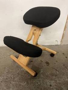 lot 38 image: MSRP $350 Jobri Classic Plus Kneeling Chair -&nbspPromotes Correct Posture, Spinal Alignment and Support - Excellent Condition