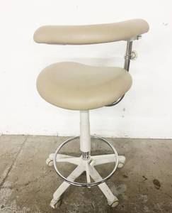 lot 22 image: MSRP $900 High Quality Brewer&nbsp3345L Dental Assistants Stool WUltra Luxury Leather Upholstery,&nbspLeft Support & Adjustable Foot Ring -&nbspPneumatic Lift&nbspSeat Height Adjusts Approx 22 to 31 - Great Condition