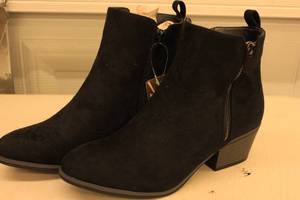 lot 3 image: The Fashion Classic Designer Boot Black Zipper 2 Heel