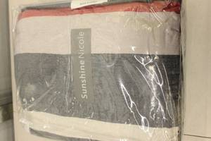 lot 41 image: Sunshine Nicole Chenille Jacquard Comforter Set Queen RedGrey