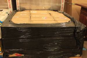 lot 122 image: Palette Bulk Defendr Antibacterial Hand Sanitizer Unscented  Moisturizing - 36 Cases, 24 80z Bottles Per Case Best By 072922