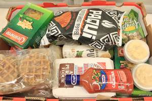 lot 169 image: 16ct Flat of Assorted Food Products - Past Date