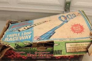lot 261 image: Vintage Johnny Lightning Ricochet Triple Loop Raceway Toy Race Track