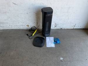 lot 119 image: Acouto 24 inch Indoor 1500W Oscilating Portable Electric Ceramic Space Heater
