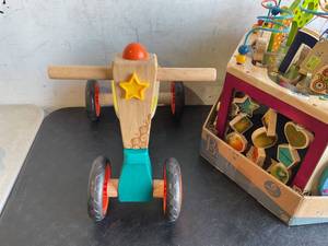 lot 136 image: LOT OF 3 Wooden Toys - B toys and scooter