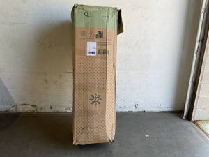 lot 142 image: ZINUS 12 Inch Green Tea Cooling Gel Memory Foam Hybrid Queen Size Mattress