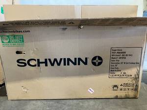 lot 150 image: Schwinn 28 inch Mens Grey Trailway 700c Hybrid Bike