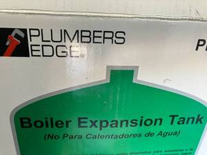 lot 194 image: Plumbers Edge 4.4 Gallons Boiler Expansion Tank