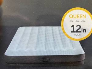 lot 251 image: Intex Mid Rise 12 inch Queen Size Air Mattress with Internal USB Pump