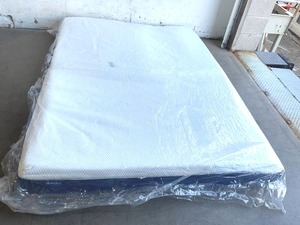 lot 207 image: Molblly Tranquility Gel Memory Foam Queen Size Mattress
