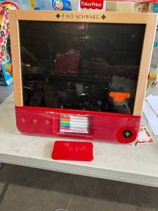 lot 260 image: FAO Schwarz Sketch and Glow Easel 2-in-1 Art Studio