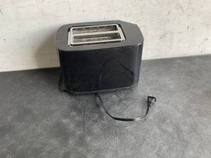 lot 224 image: Oster Black and Stainless Steel 2-Slice Touchscreen Toaster with Digital Controls