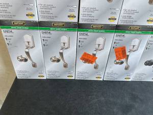 lot 226 image: LOT OF 17 Assorted Defiant Entry Door Handles