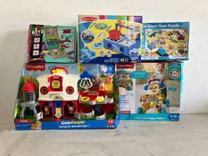 lot 270 image: LOT OF 5 Toys - Pixobitz Studio, Melissa & Doug, ALT and Fischer Price