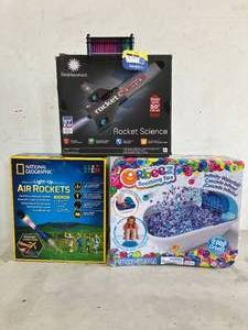 lot 274 image: LOT OF 4 Toys - including Smithsonian, National Geographic and Orbeez