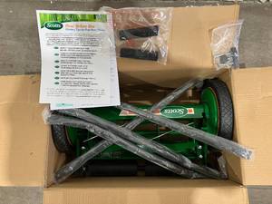 lot 75 image: Scotts 16 in. Manual Walk Behind Push Reel Lawn Mower