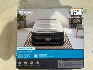 lot 323 image: Bestway 17 inch Twin Size Air Mattress with Built-In AC Pump