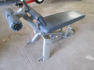 lot 15 image: Nautilus Workout bench in good cond...