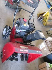 lot 22 image: Craftsman 24 snowblower in good co...