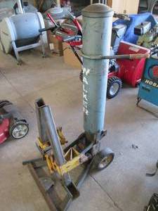 lot 25 image: Walker compressed air jack...