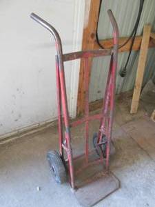 lot 44 image: Sturdy 2 wheel dolly...